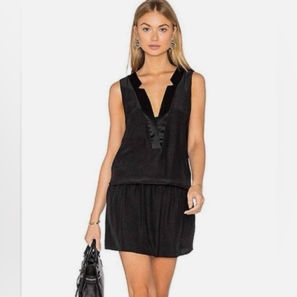 AMANDA UPRICHARD Brody Black Sleeveless V-Neck Sleeveless Designer Dress